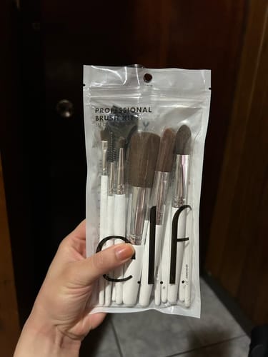 Customer photo review of PROFESSIONAL SET OF 12 MAKEUP BRUSHES