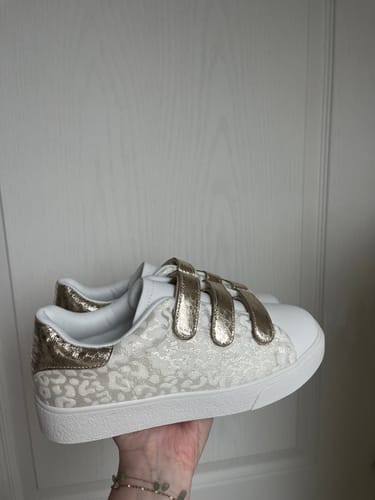 Customer photo review of Basket femme blanche et dorée léopard scratch - Elina