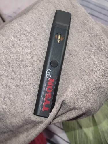 Customer photo review of Tyson 2.0 Undisputed Knock Out Blend Disposable - blackeye berry kush Indica