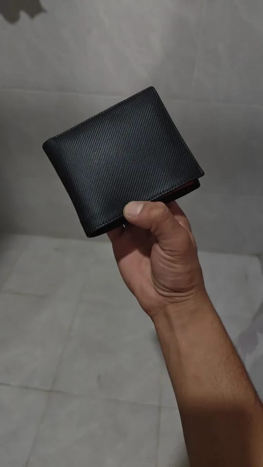 Customer photo review of Carbon Fiber Wallet RFID Blocking Card Holder For Men Slim Compact Design — Black | KIMLUD