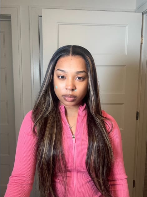 Customer photo review of Wavymy Layered Cut Balayage Highlight Wear Go Glueless Lace Pre-Bleached Straight Wigs Pre-pluck 180% Density Human Hair Wigs