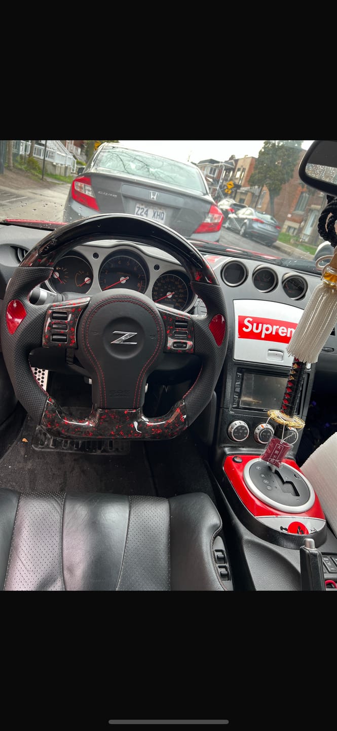 Customer photo review of 2003+ Nissan 350Z Custom Carbon Fiber Steering Wheel