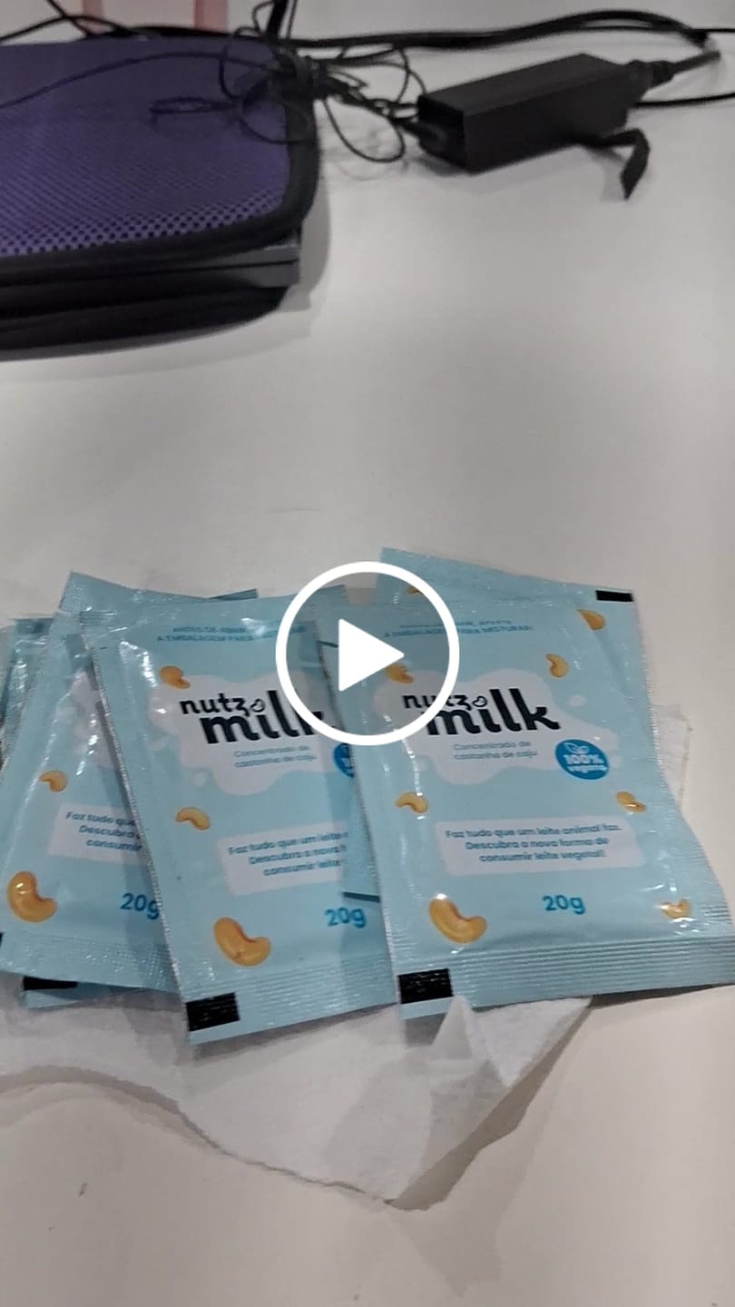 Customer video review of Leite Vegetal NutzMilk® Sachê 12 uni - Concentrado de Castanha de Caju