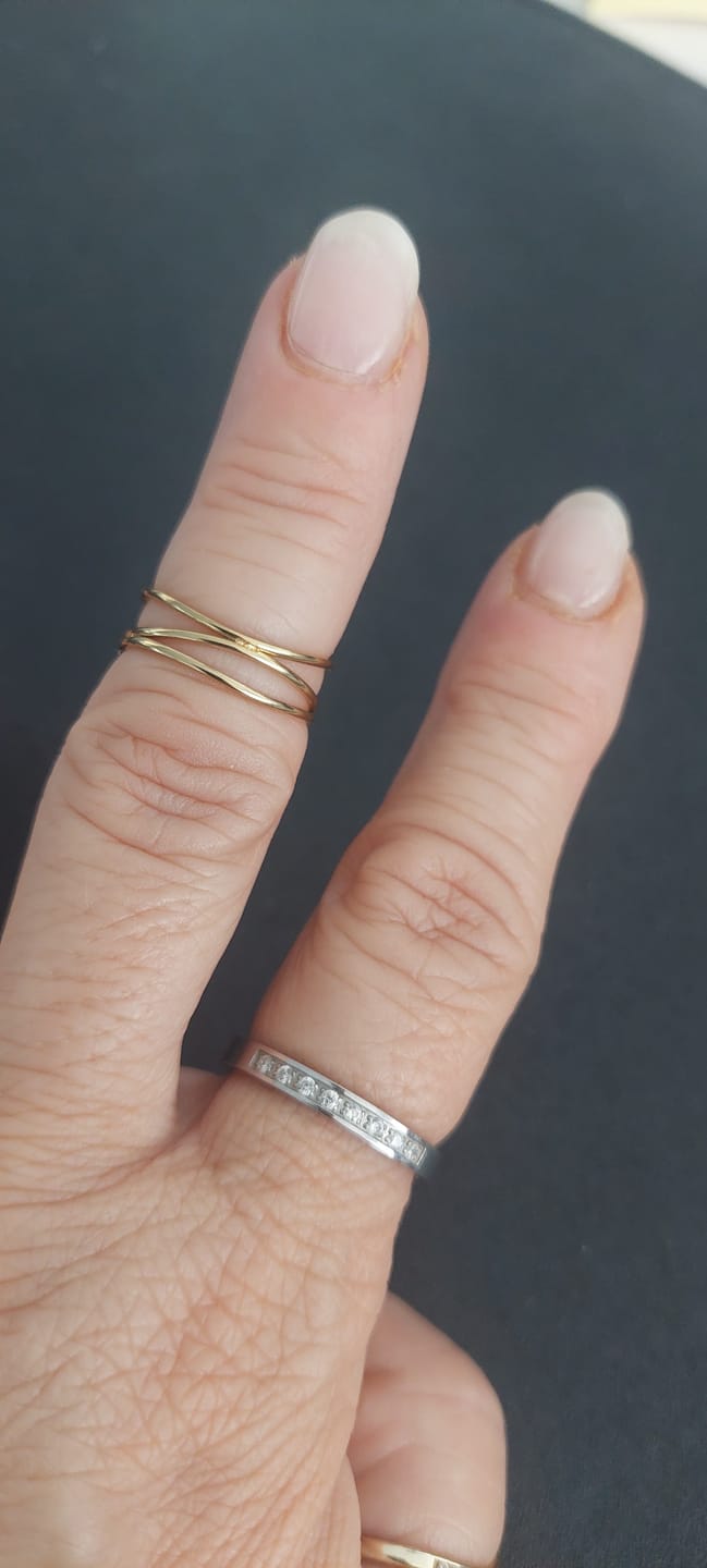 Customer photo review of Lines Ring | 18K vergoldet