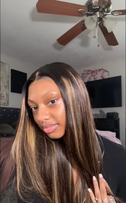 Customer photo review of Wavymy Layered Cut Balayage Highlight Wear Go Glueless Lace Pre-Bleached Straight Wigs Pre-pluck 180% Density Human Hair Wigs
