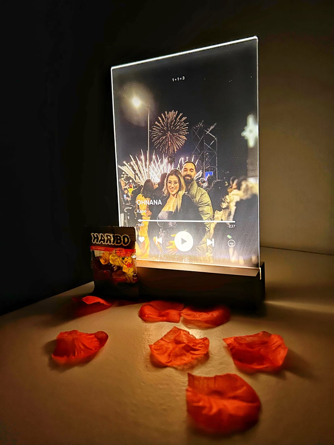 Customer photo review of Lâmpada Spotify Player Personalizável c/ Fotografia Completa