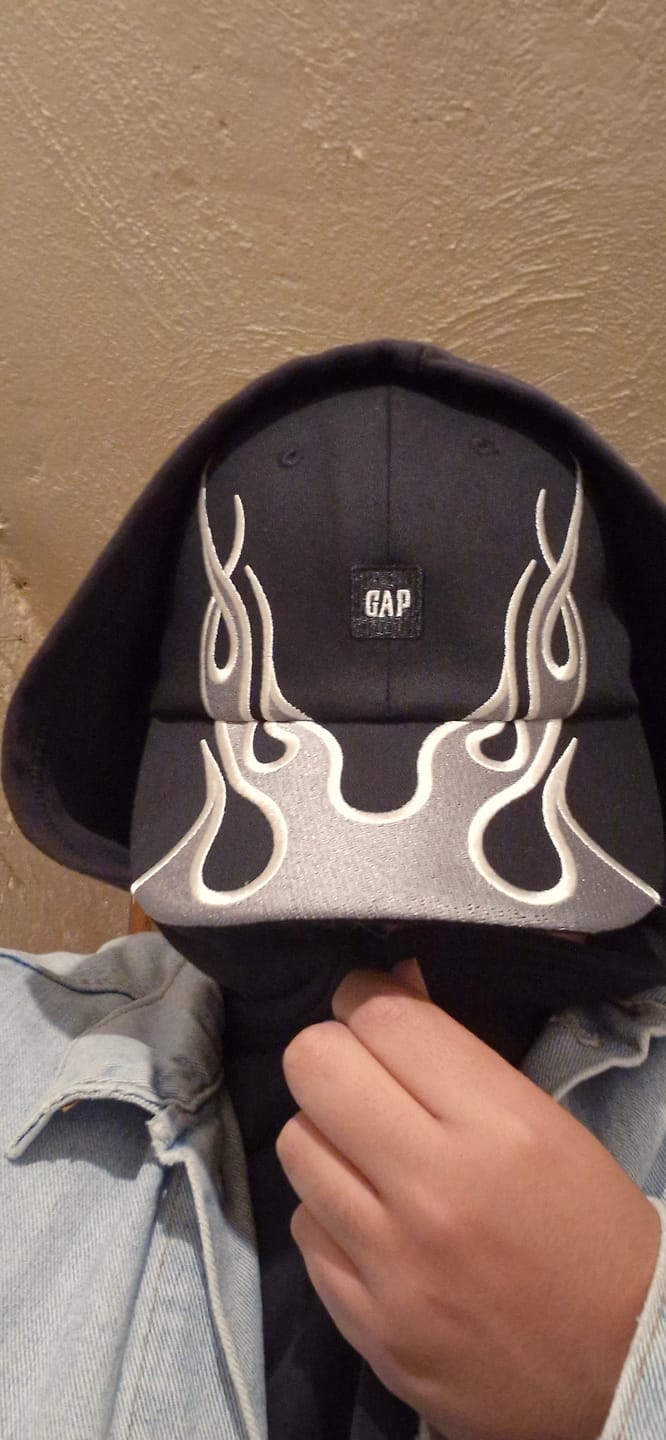 Customer photo review of Yeezy Flame Gap Cap G5