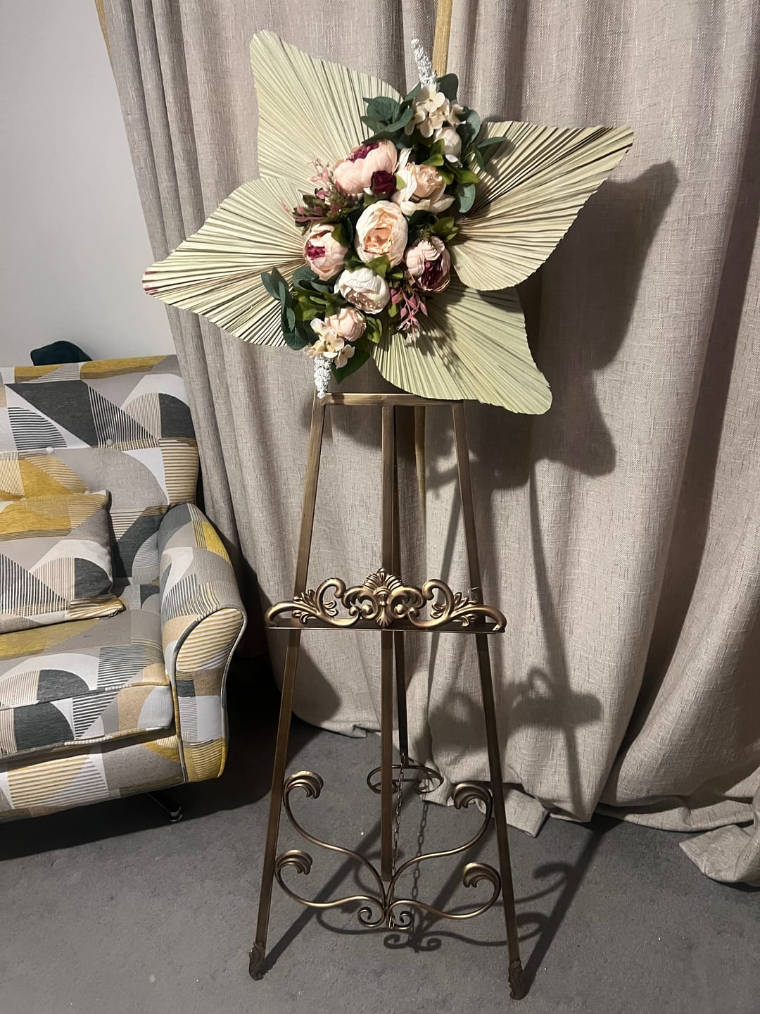 Customer photo review of Antiqued Gold Metal Easel 165cm