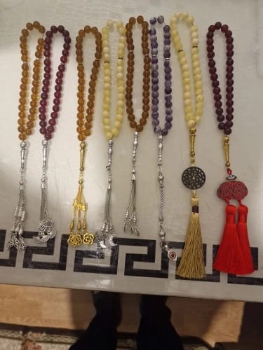 Customer photo review of Beeswax Amber Circle Necklace 108 Beads — Honey Gold | KIMLUD
