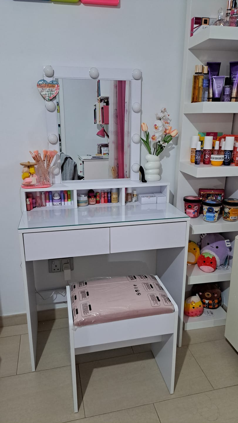 Customer photo review of Σκαμπό για Μπουντουάρ Γραφείου Τουαλέτας Κρεβατοκάμαρας Βελούδινο Ροζ με Λευκό RD-S001W01
