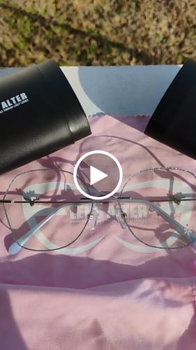 Customer video review of Roe Eyeglasses