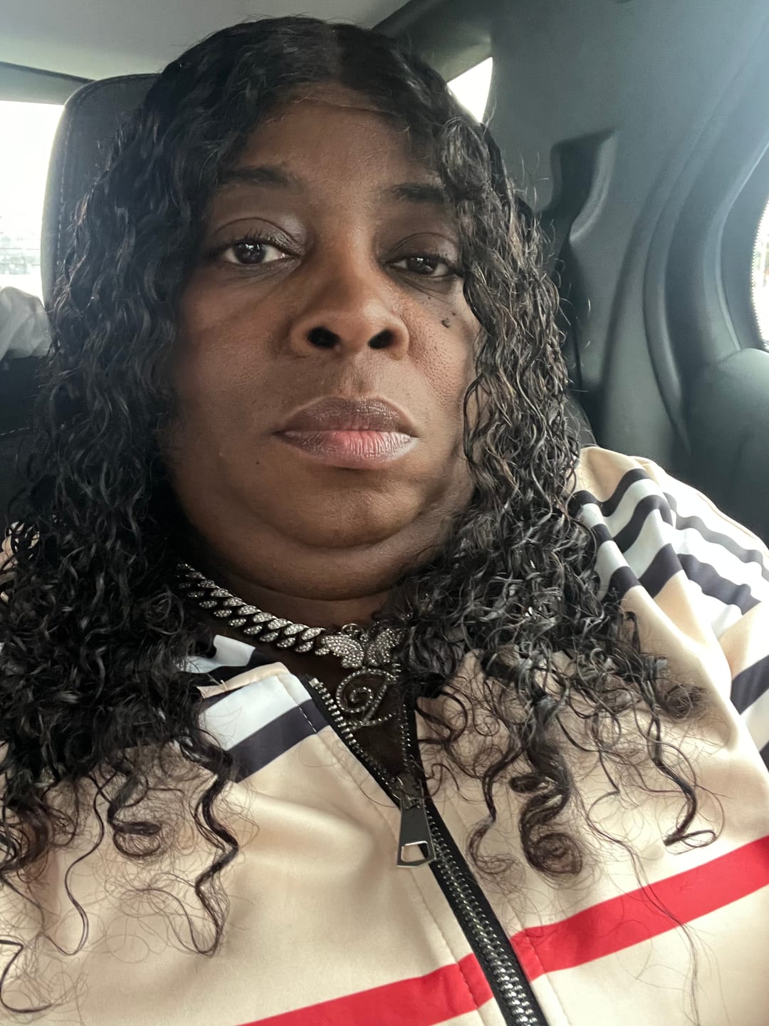 Customer photo review of Wavymy Pre-Bleached HD Lace Wear & Go Pre-Cut Wigs Dome Cap Glueless Water Wave 4x6 Lace Closure Wig 180% Density