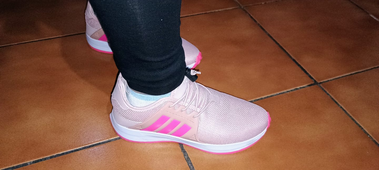 Customer photo review of Tenis 018 Maquillaje Fiusha