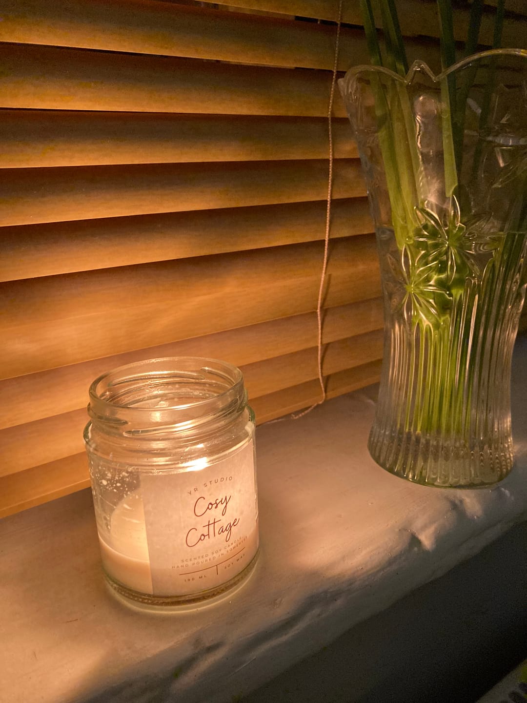 Customer photo review of "Cosy Cottage" Magnolia & Cherry Candle