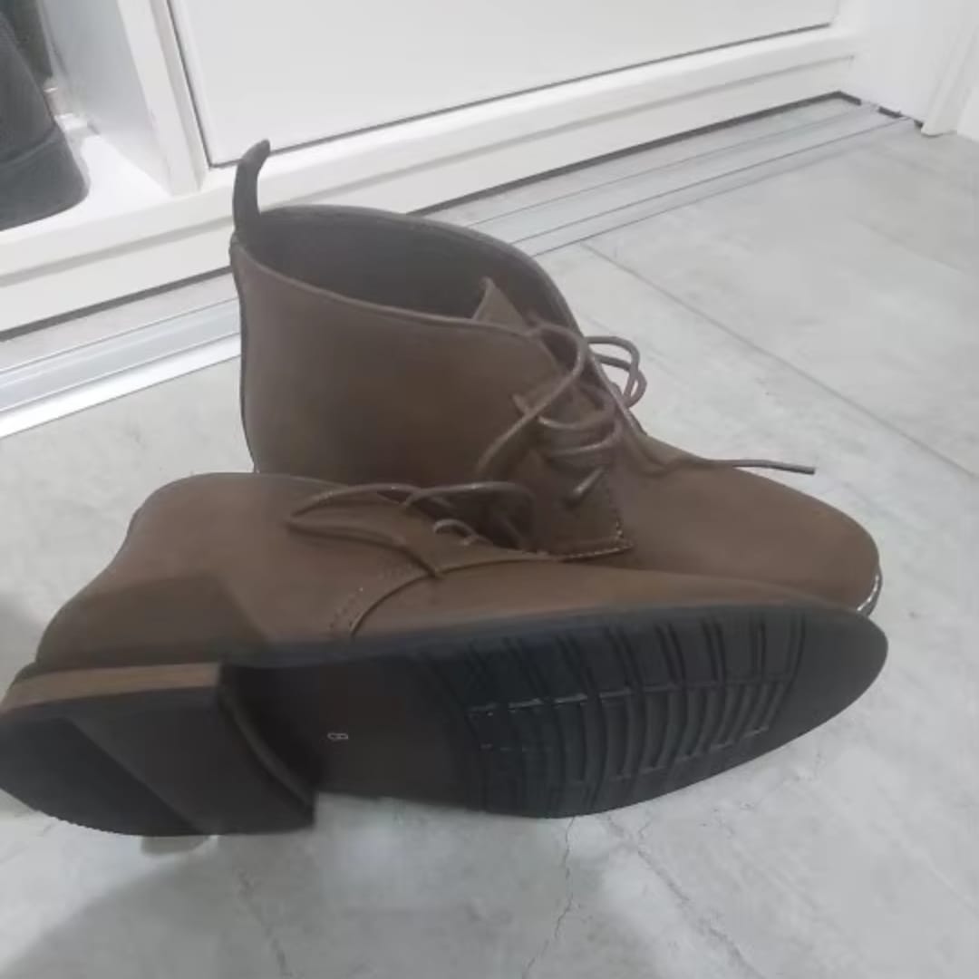 Customer photo review of Tijdloze Desert Boots in Vintage Stijl voor Heren - Hugo