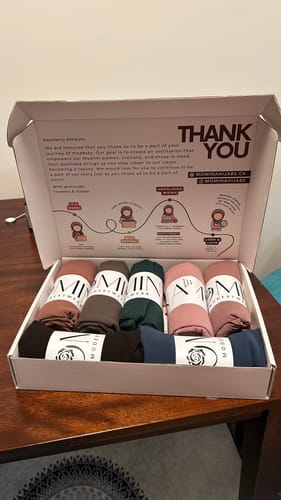 Customer photo review of Classic Square Chiffon Hijab - Granite