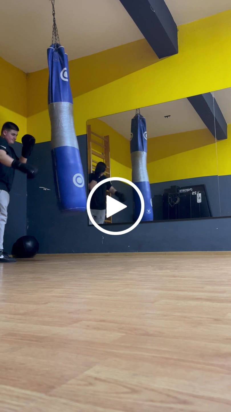 Customer video review of Manusi Box Knockout Fighter 2.0