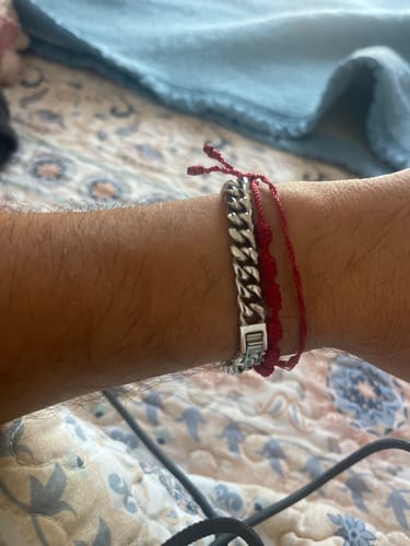 Reseña con foto de un cliente sobre Pulsera Cuban 8mm