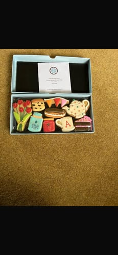 Customer photo review of Afternoon Tea Deluxe Biscuit Box
