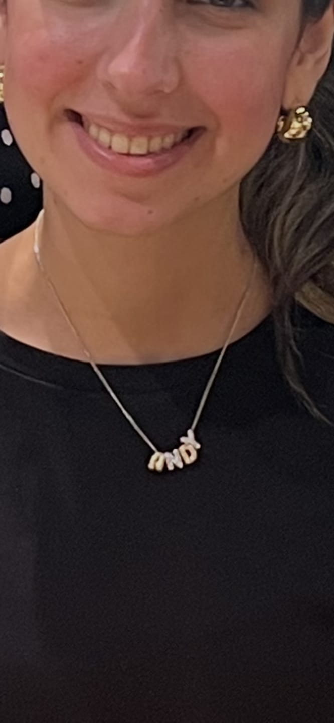 Customer photo review of Personaliza Tu Collar Con Inicial Mini Bubble Combinado Zirconias