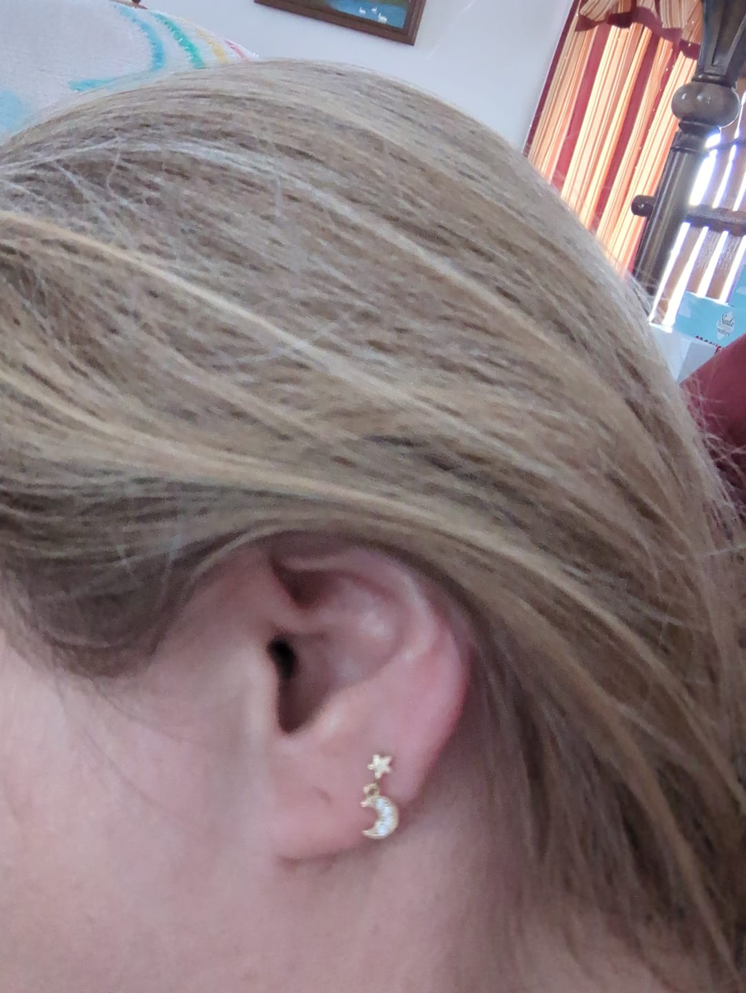 Customer photo review of 14K Gold Dangle Moon Cartilage Earring 18G16G