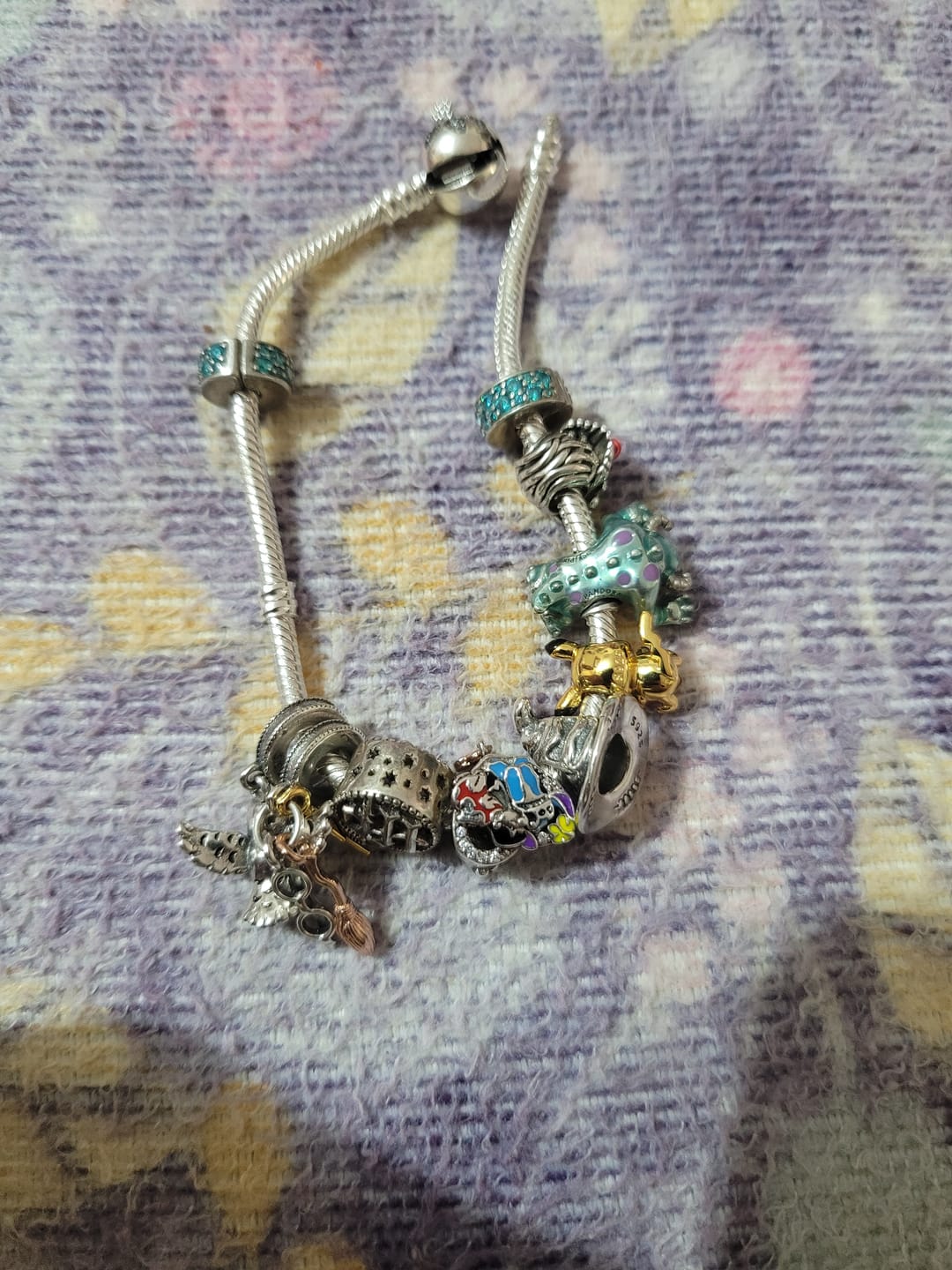 Customer photo review of Pulsera Huella de Perrito Diamantes