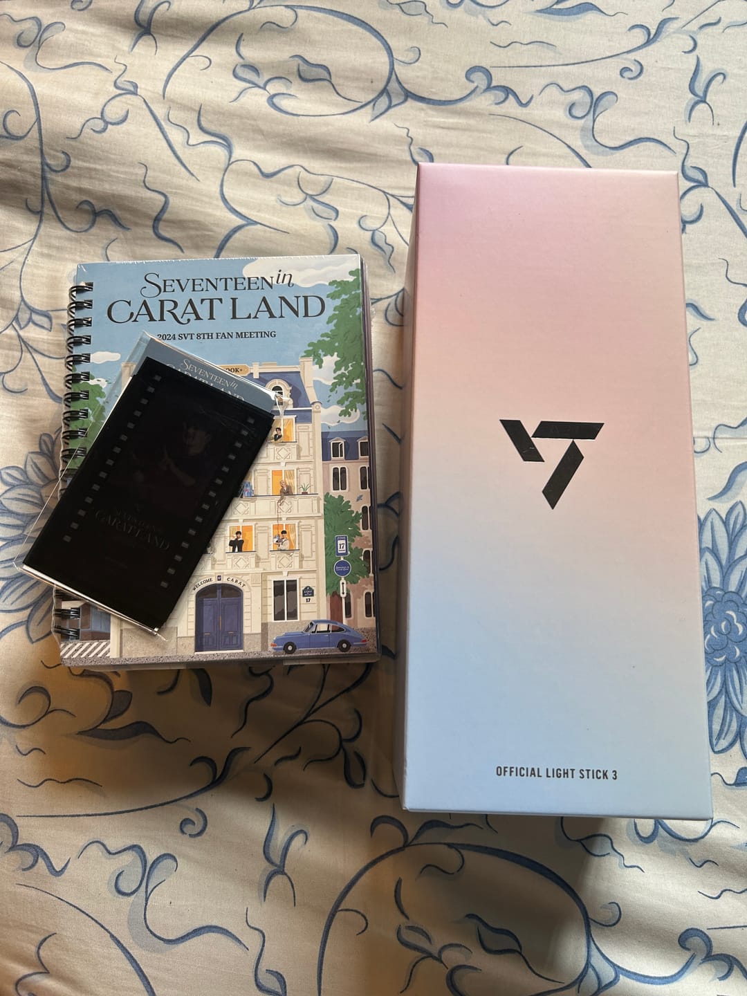 Customer photo review of SEVENTEEN - OFFICIAL LIGHT STICK VER.3