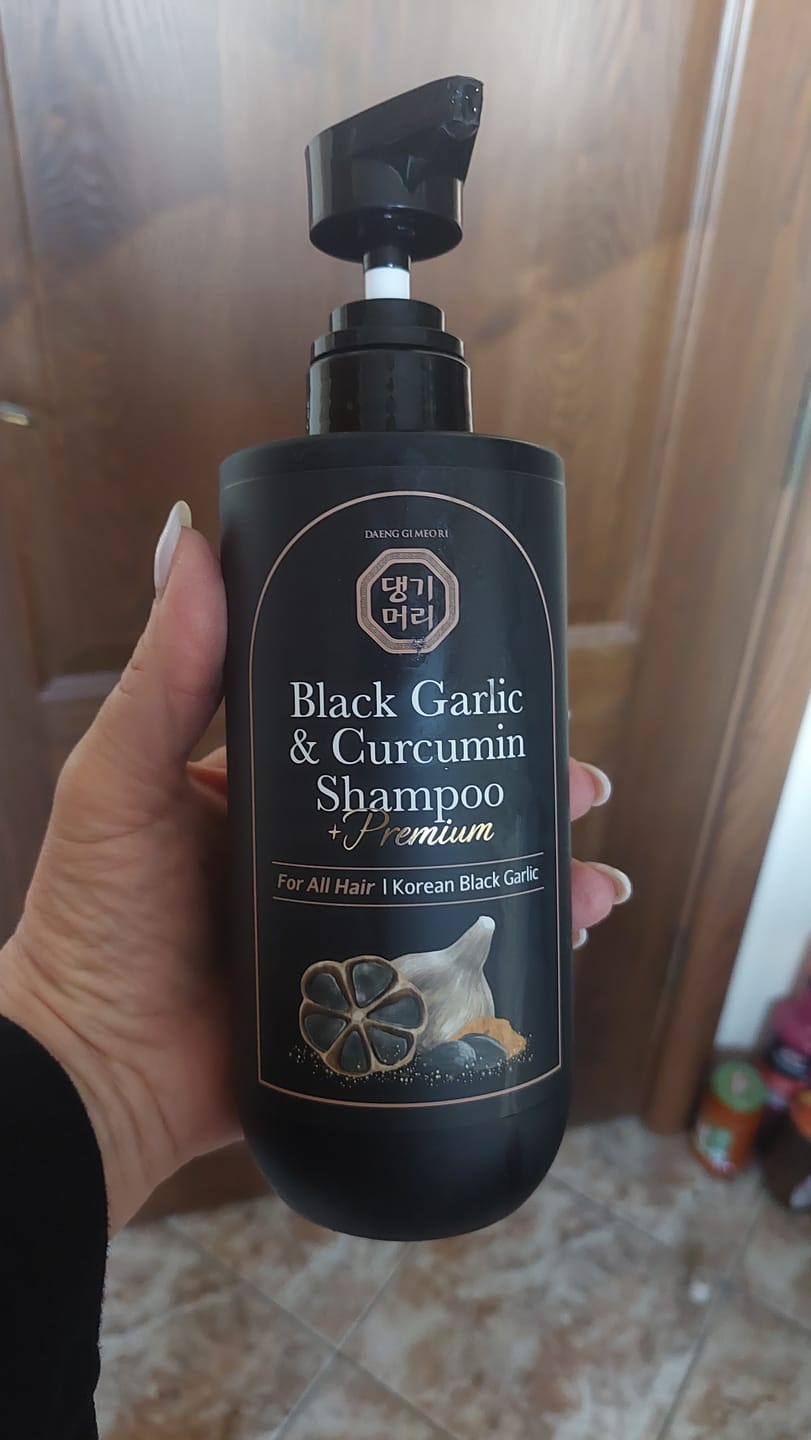 Customer photo review of Премиум анти-ейдж шампоан против косопад с Черен чесън и куркумин Doori Black Garlic and Curcumin Shampoo
