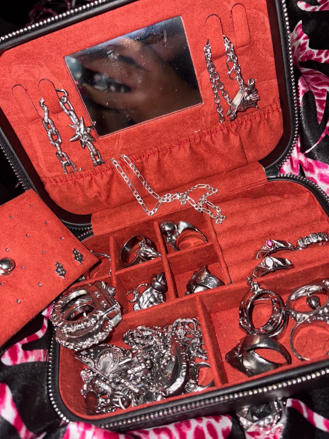 Customer photo review of DYT TRAVEL JEWELRY CASE