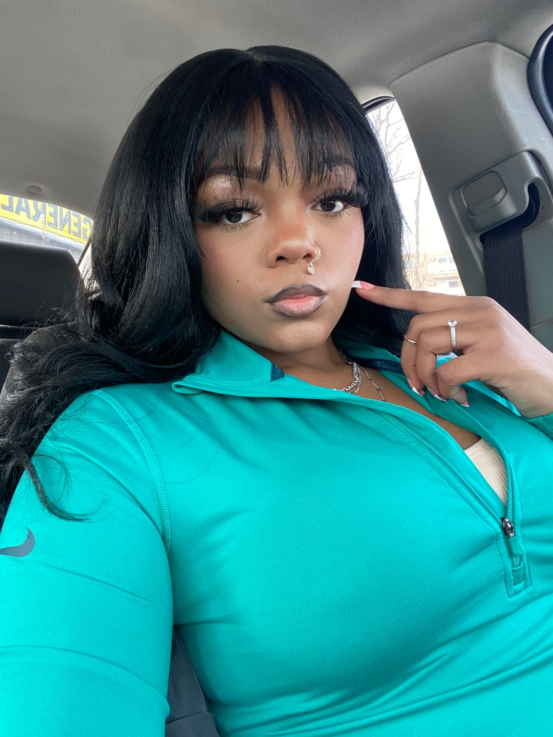 Customer photo review of Outre Melted Hairline Glueless HD Lace Front Wig - MANDISA - Pre-Styled Bangs