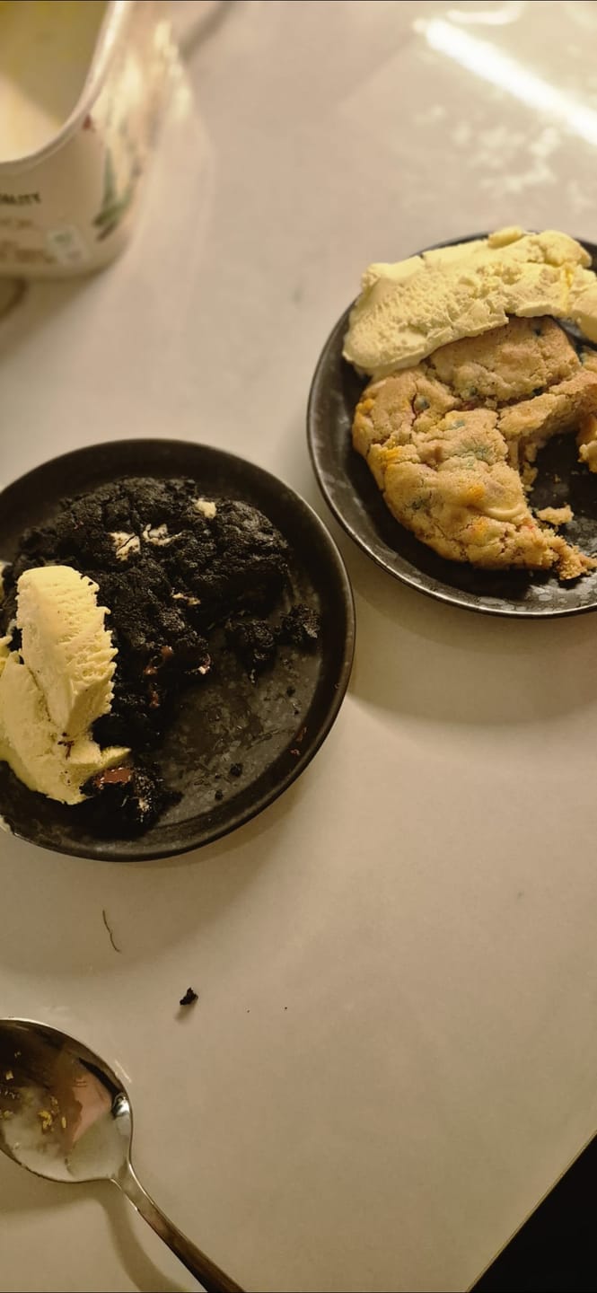 Customer photo review of 6 x New York Cookies, The BIG Birthday Box
