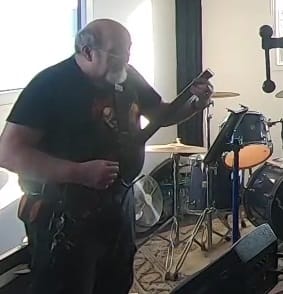 Customer photo review of Donner HUSH-X  E-Gitarre Traveler Gitarre Ultra-Light für Unterwegs