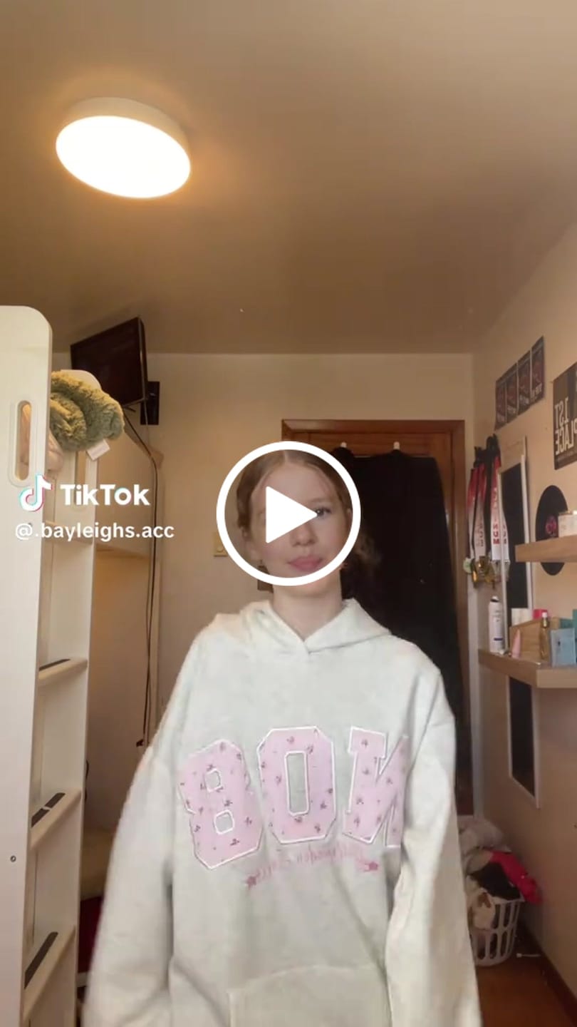Customer video review of Aelfric Eden Oversized N08 Graphic Hoodie