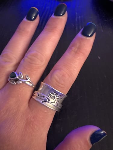 Customer photo review of Sterling Silver Spinner Dandelion Band Ring
