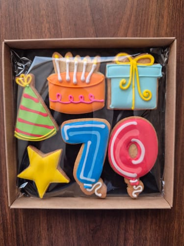 Customer photo review of Birthday Balloon Biscuit Box