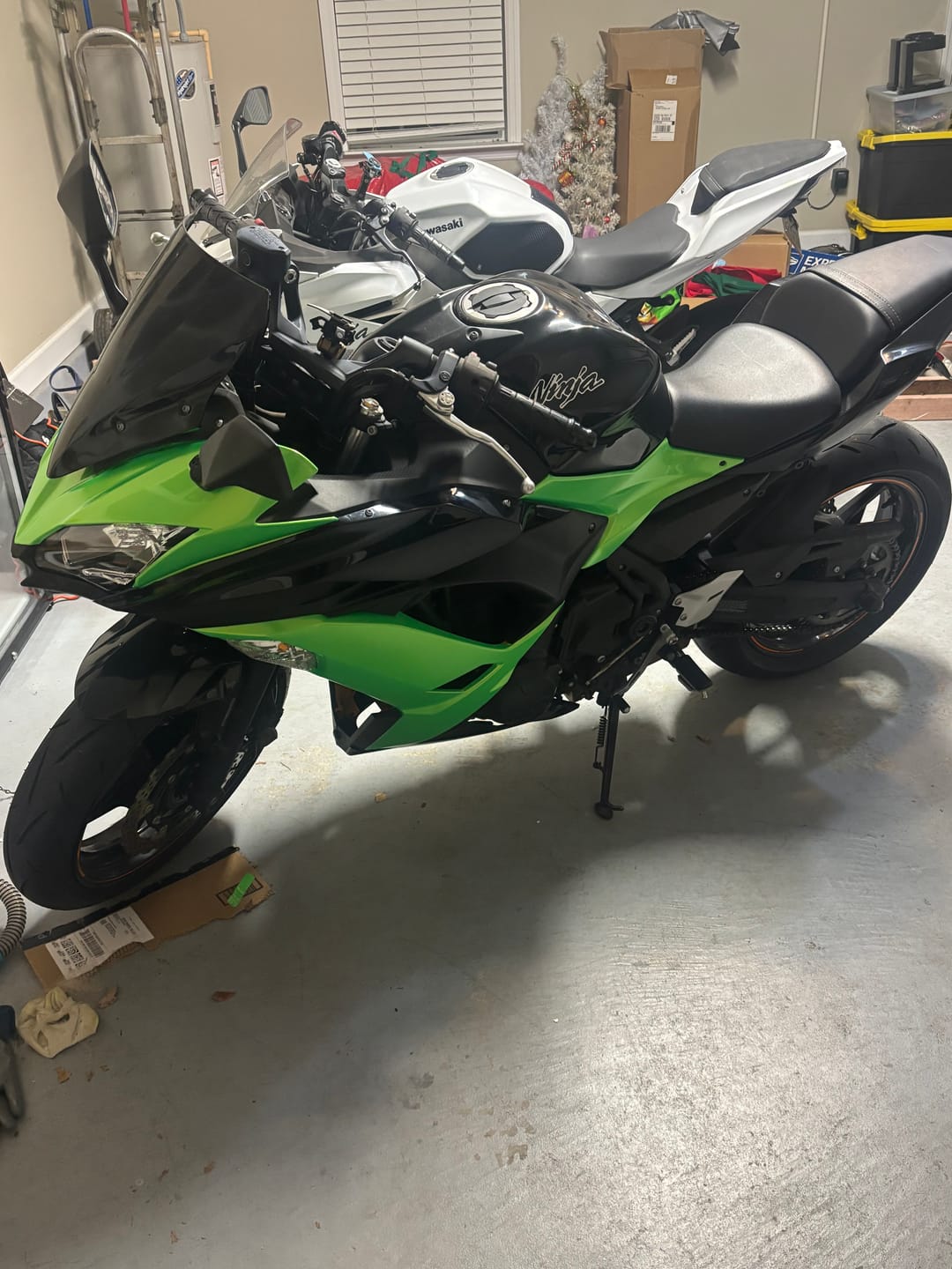 Customer photo review of Candy Metallic Neon Green vinyl wrap