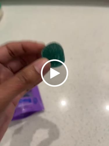 Customer video review of hhemp.co Delta 9 Gummies 10/pk - BLUE RASPBERRY (25mg)