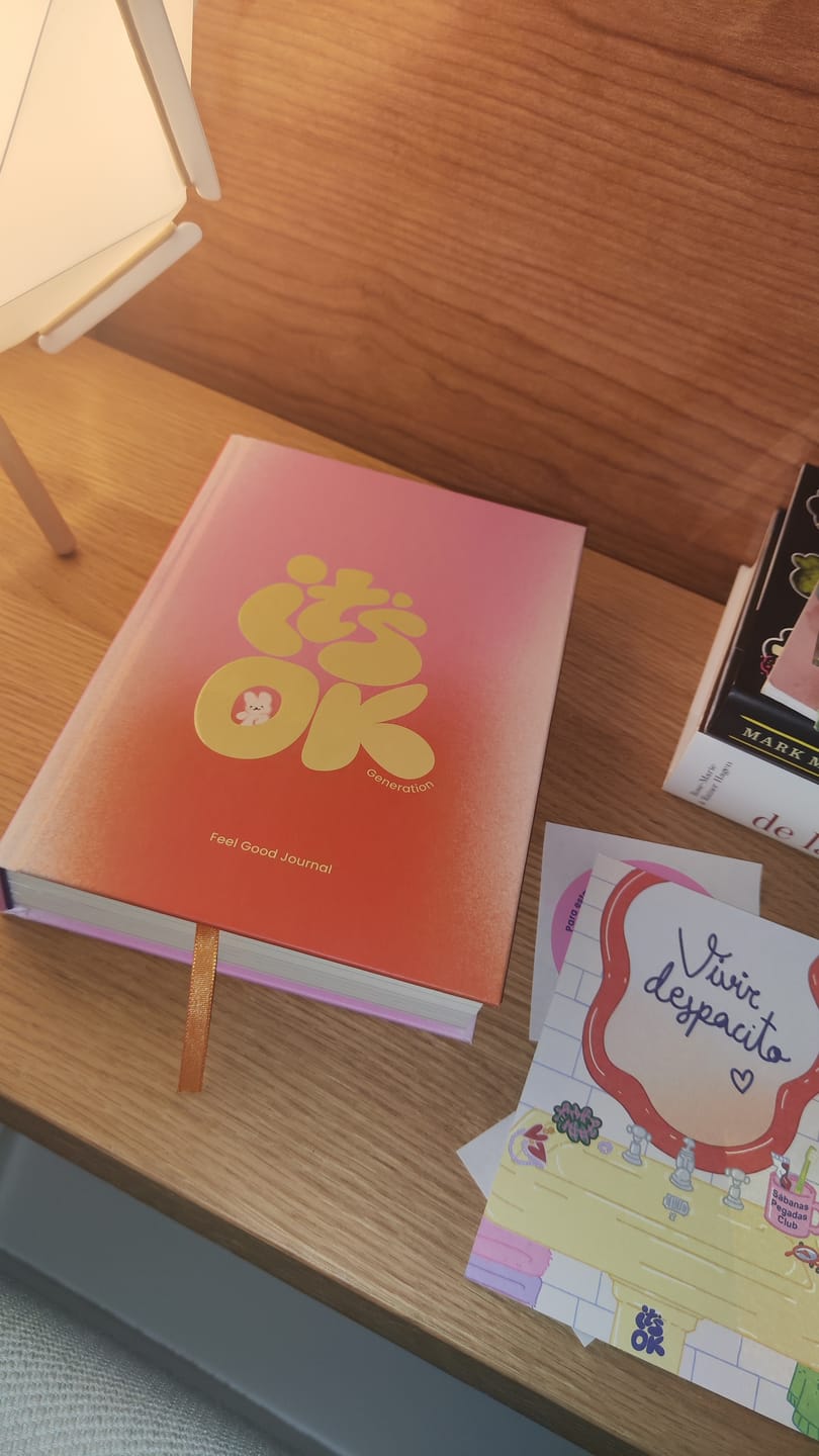 Customer photo review of Feel Good Journal | Portada Mandarina