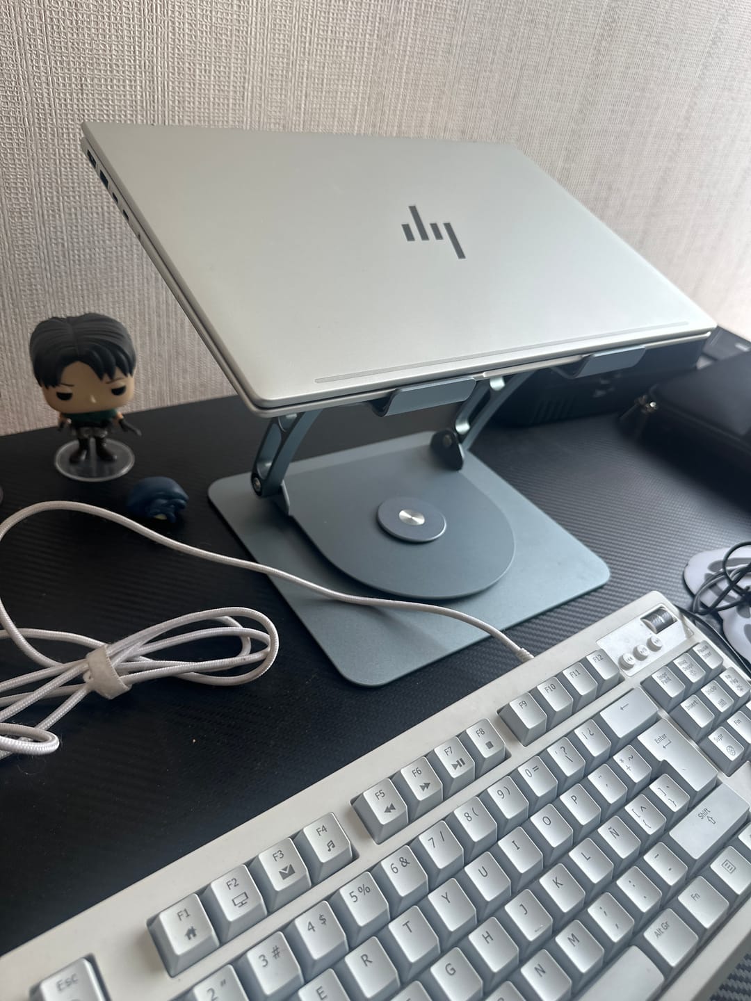 Customer photo review of Soporte de Laptop Giratorio 360
