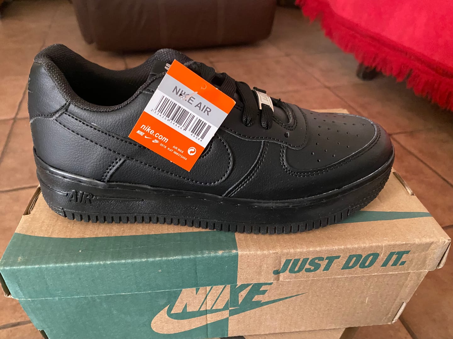 Customer photo review of Tenis 270 Negro Total