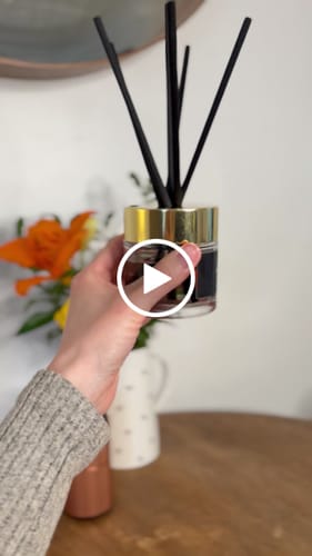 Customer video review of Havana Tobacco & Oak Reed Diffuser
