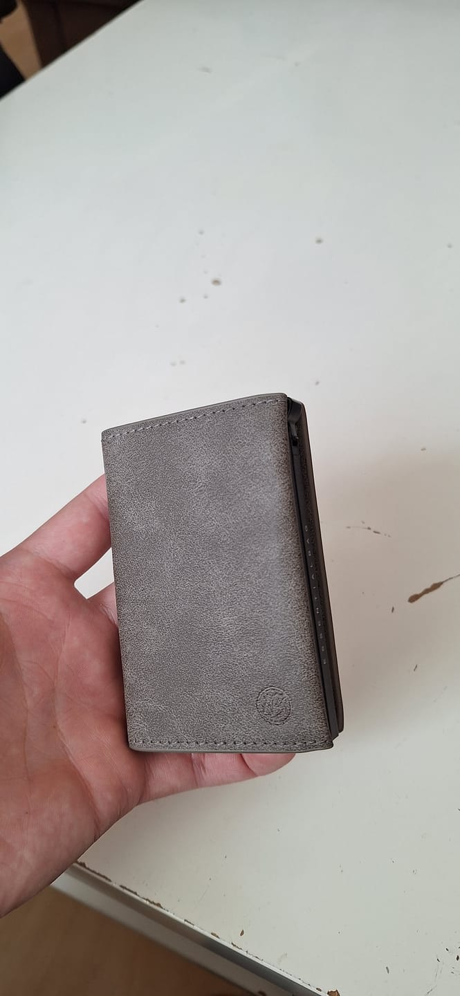 Customer photo review of Smart Wallet 3.0