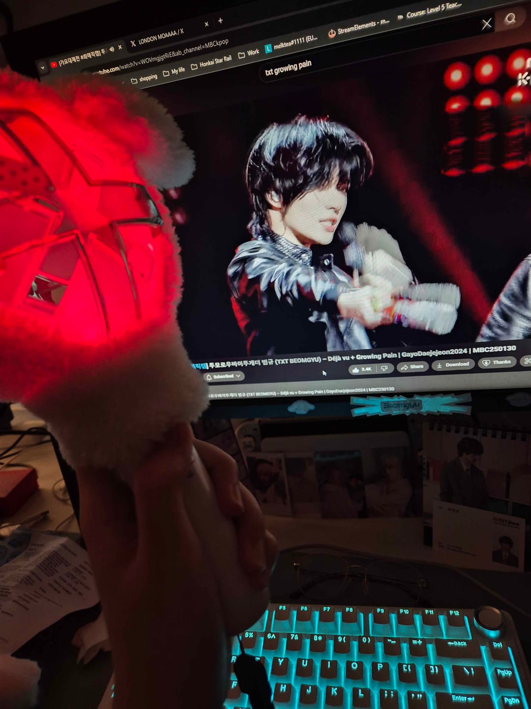 Customer photo review of TXT - OFFICIAL LIGHT STICK VER.2