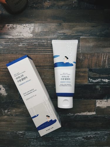 Customer photo review of Mitrinošs un ādu attīrošs gels ROUND LAB Birch Juice Moisturizing Cleanser