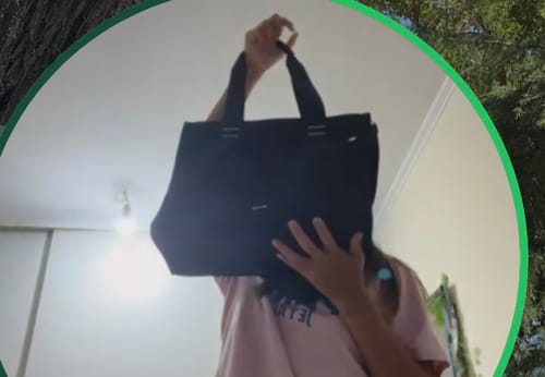 Reseña con foto de un cliente sobre Cartera De Hombro Notebook Nylon Icónica