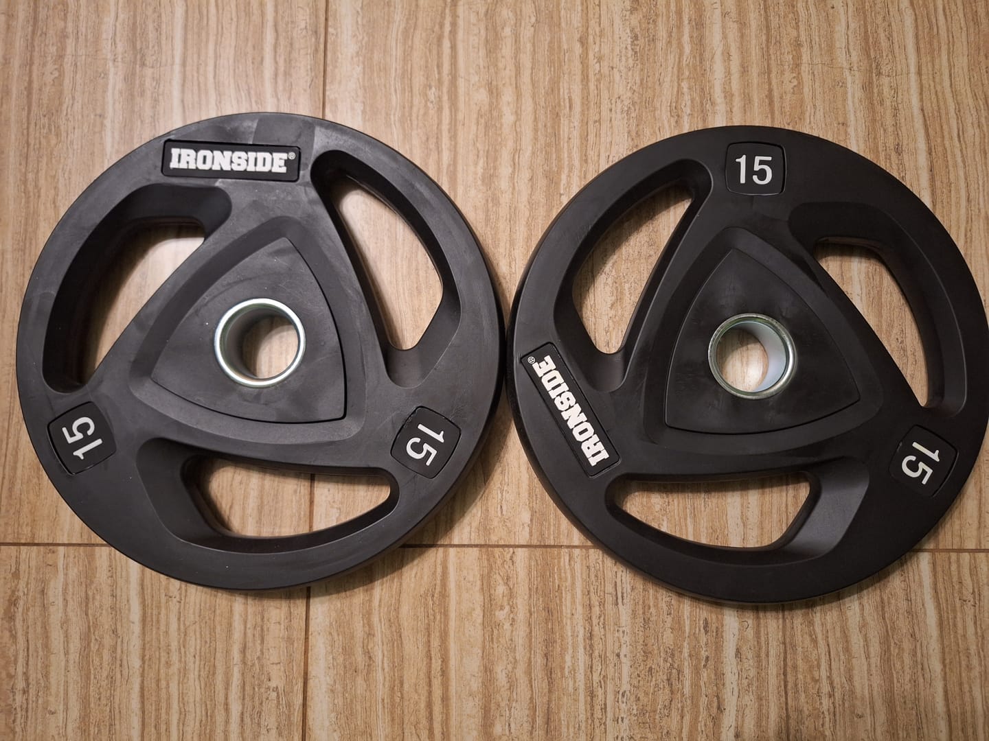Customer photo review of Discos de 3 Agarres IRONSIDE (2.5 a 20 kg)