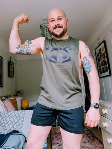 Customer photo review of SQUATTING SHORTS – TONE / ALL BLACK