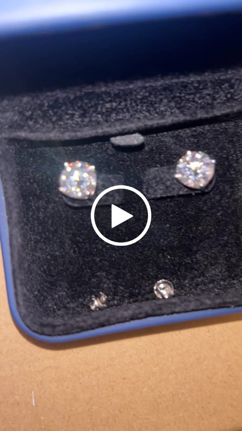 Customer video review of VVS Moissanite Stud Earrings (ALL SIZES)