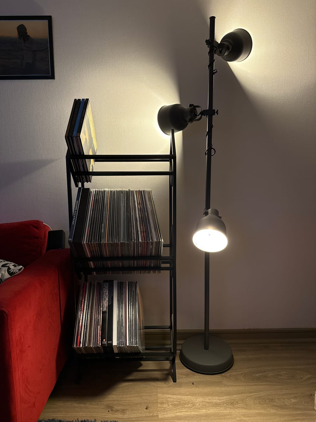 Customer photo review of Porta Vinilo Tres Niveles | LUXE METAL BLACK