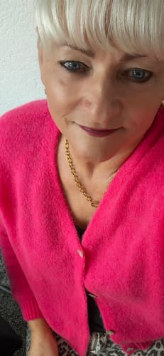 Customer photo review of Strickjacke mit Alpaka 7089-AP2316 neon pink